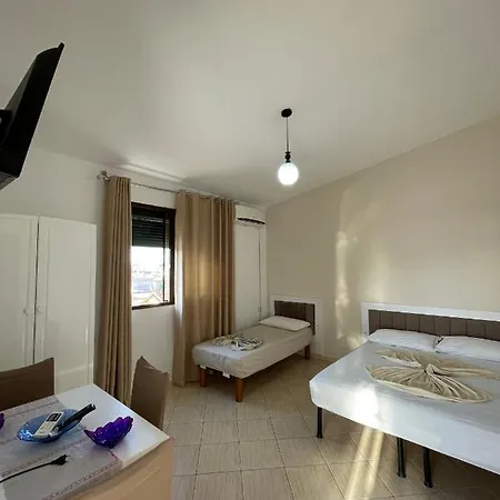 Vila Osmenaj Rent Or Maison d'hôtes